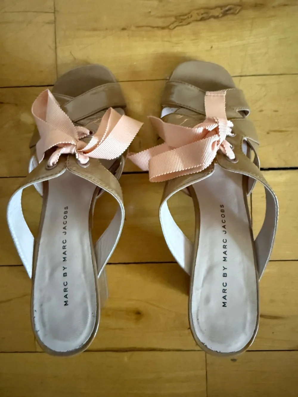 Marc by Marc Jacobs Nude Patent Ribbon Mules sz 36
